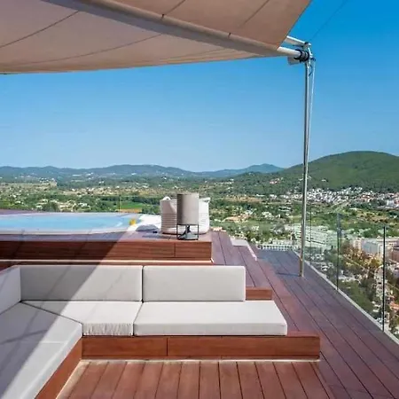 Moderna Con Piscina Santa Eulalia